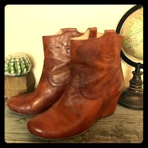Frye Carson wedge ankle boots sz 7